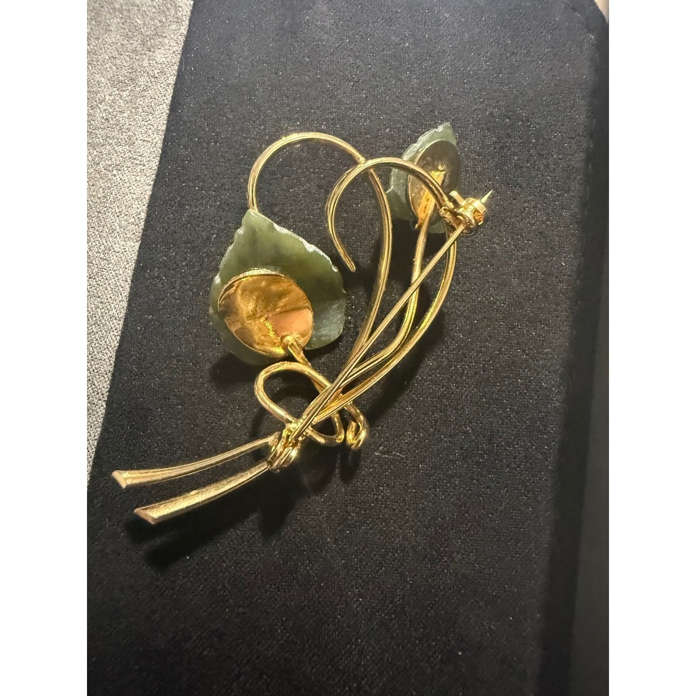 Vintage Gold Tone Carvedβ Green Nephrite Jade Leaf Floral Stem Brooch Pin